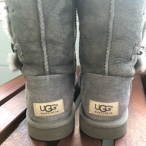 *SOLD* UGG Tall Gray Bailey Button Triplet - Picture 2 of 7